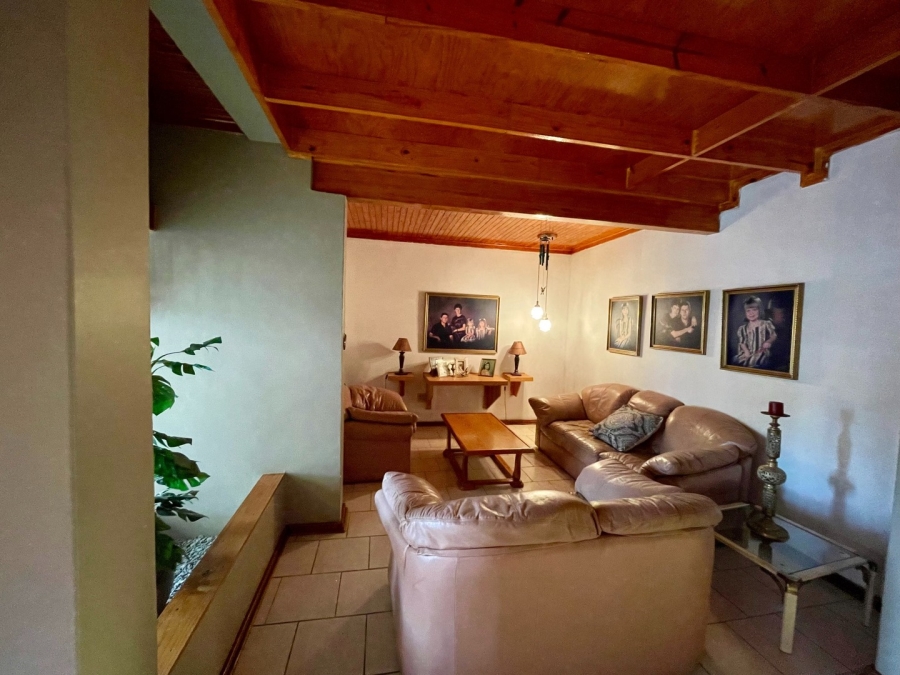 3 Bedroom Property for Sale in Flimieda North West